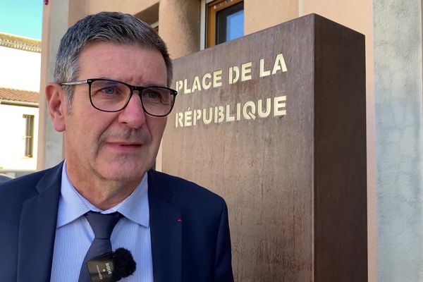 Le maire de Trèbes, Eric Ménasi, sera présent au procès des attentats de Trèbes et de Carcassonne, ce vendredi 26 janvier. Il accompagnera les familles victimes appelées à témoigner.