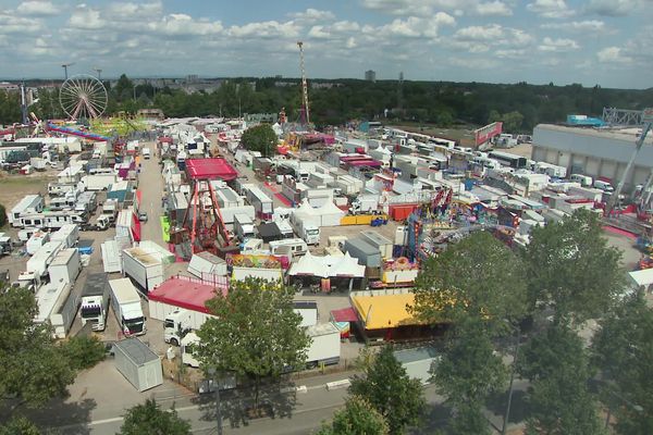 La foire Saint-Jean, qui se tenait traditionnellement au Wacken, devra trouver un nouveau point de chute. Il faut au moins sept hectares de terrain pour accueillir tous les manèges