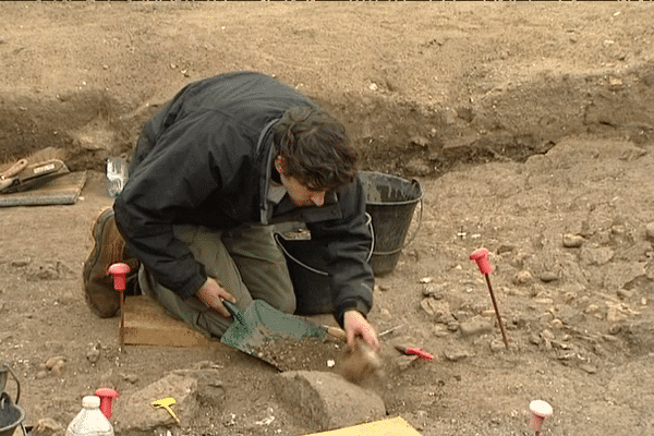 Sur le chantier de fouille à Quiberon