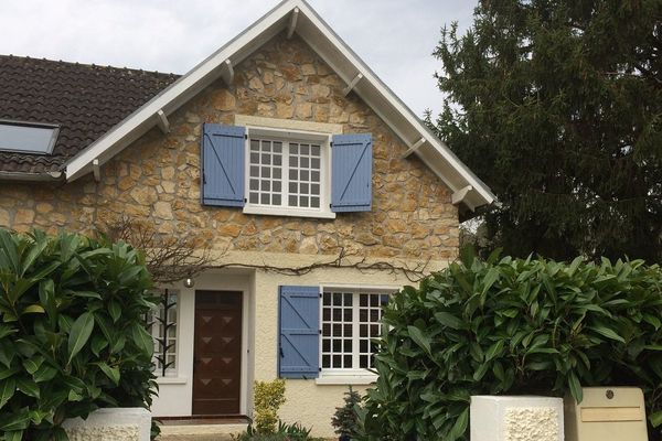 Le couple d'Anglais résidait depuis environ deux ans dans cette maison. 