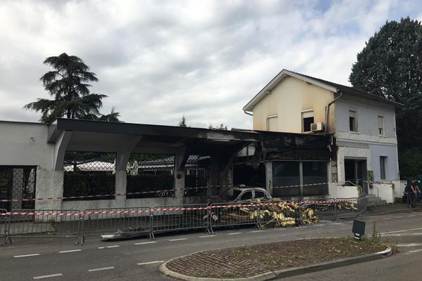 L'incendie a détruit le restaurant, la Mandibule, à Meylan - 27 juin 2022