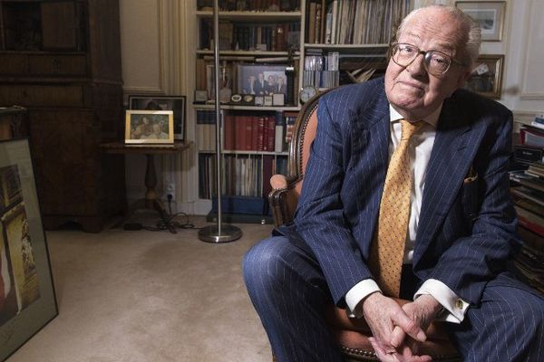 Jean-Marie Le Pen définitivement condamné dans l'affaire des Rom qui voleraient "naturellement"