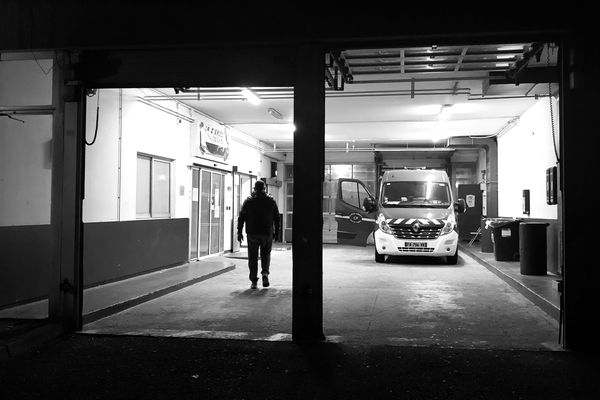 Les pompiers, devant les urgences de l'hôpital de Bastia, après avoir déposé un patient