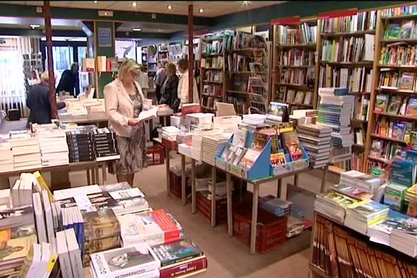 De nombreux ouvrages dans cette librairie alsacienne.