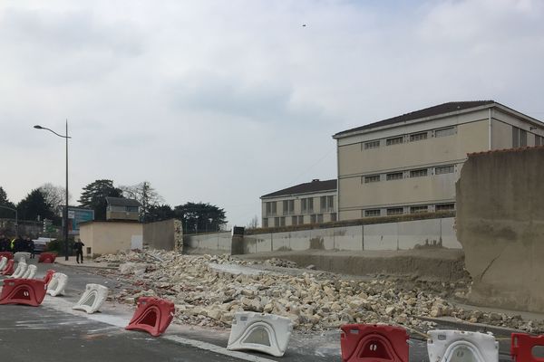 Un pan de mur de la prison de Poissy s'est effondré le 28 mars 2019.