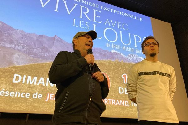 Le réalisateur Jean-Michel Bertrand a présenté son documentaire, troisième et dernier volet de sa trilogie sur le loup, au cinéma l'Olympia de Pontarlier.