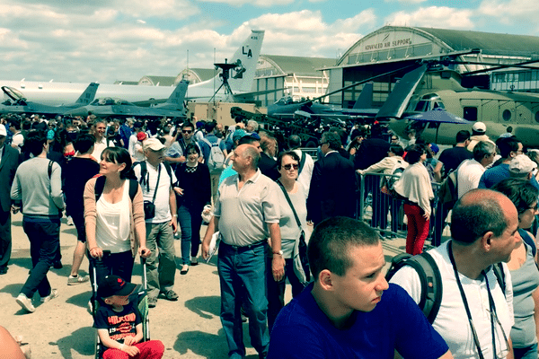 Le Salon du Bourget ouvre ses portes au grand public du vendredi 19 au dimanche 21 juin 2015. Les organisateurs s'attendent à une fréquentation record pour cette 51e édition.