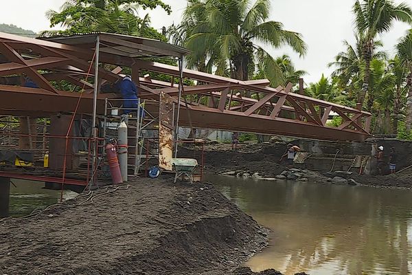 L'entreprise Matière, située dans le Cantal, construit la passerelle qui mènera les athlètes sur le site mythique de la plus belle vague du monde, à Tahiti, durant les JO 2024.