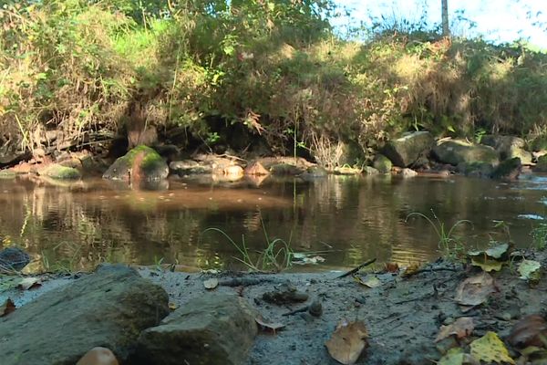 La rivière de la Glane a atteint un seuil critique ce 9 octobre 2023.