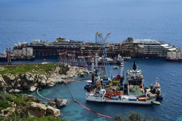 Corse: le maire de Bastia alerte Ségolène Royal sur les risques de pollution au passage du Concordia