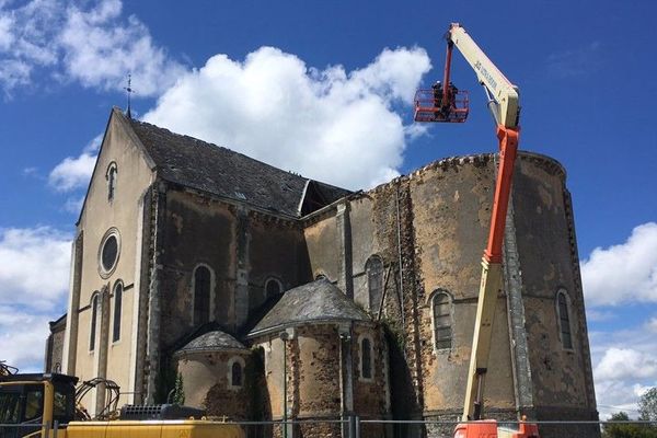 Le toit de l'église s'est effondré après la tempête Miguel 