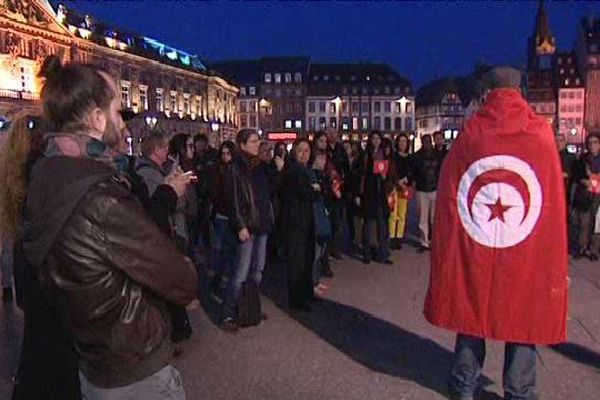 Le recueillement mercredi soir à Strasbourg après l'attentat du Musée du Bardo à Tunis