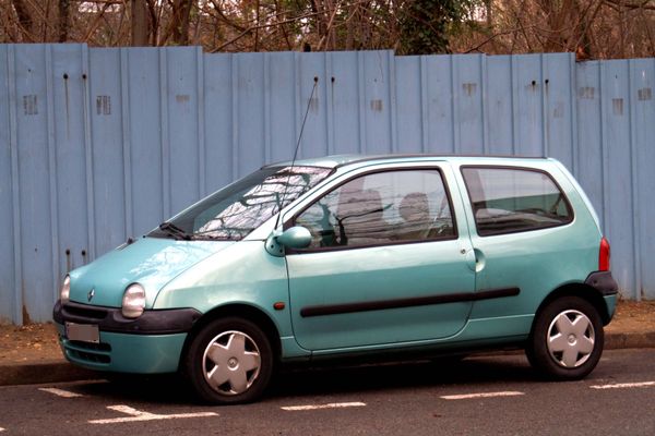 Sept jeunes circulaient à bord d'une Twingo lorsqu'ils ont fait une sortie de route.