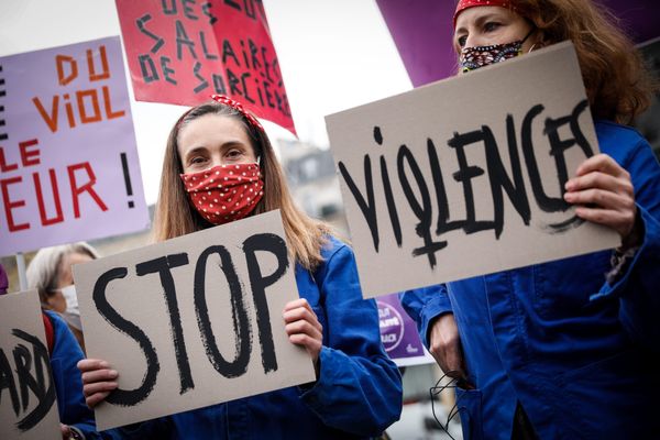 Rassemblement contre les violences sexistes et sexuelles le 25 novembre 2020.