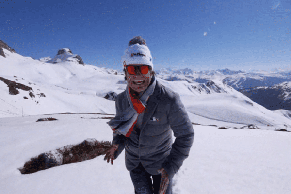 Julein Lizeroux, double vice-champion du monde slalom a évidemment participé à ce petit clip destiné à promouvoir la Plagne, sa station. 