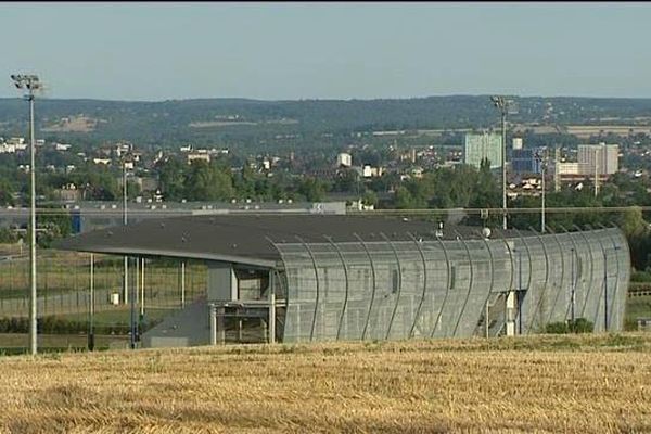 Le stade de la Loue est vide. Le Montluçon Rugby, en cessation de paiement, ne jouera pas en Fédérale 2 cette saison 2016/2017.