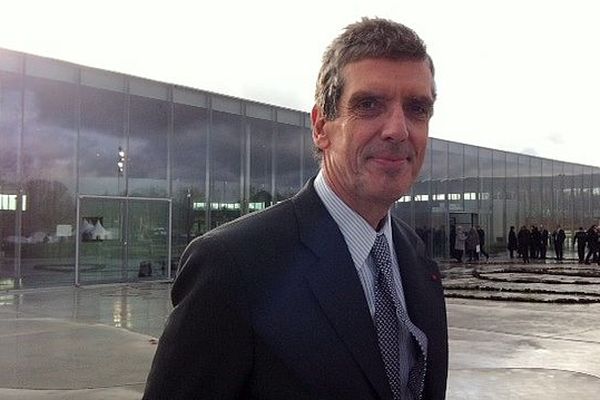 Henri Loyrette, président du Louvre : "La journée s'est très bien passée elle marque la sollicitude de la République vis-à-vis de ce que nous avons fait et c'est une belle chose" 4 déc. 2012, journée inaugurale du Louvre-Lens