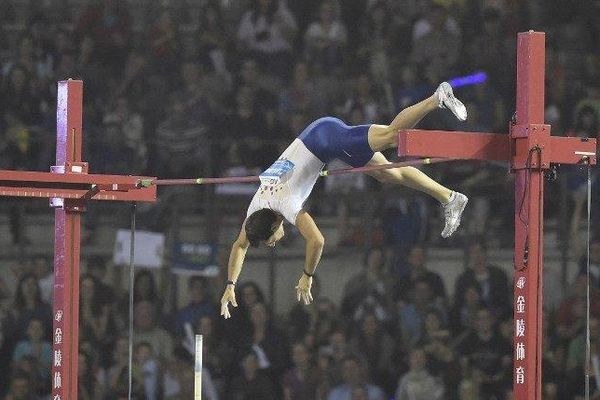 En se hissant à 5,93 m, Renaud Lavillenie a gagné le concours de perche de Bruxelles le 5 septembre, avec la meilleure performance mondiale de la saison. 