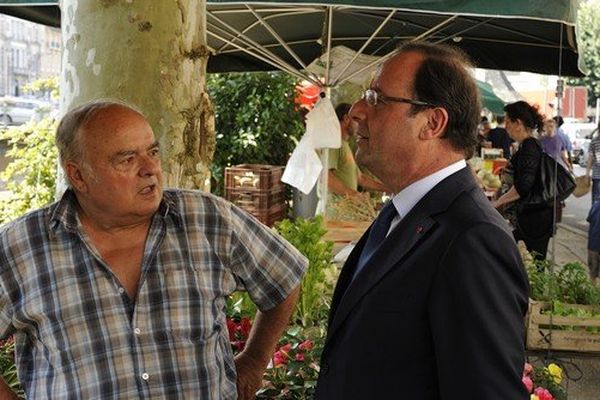 François Hollande était ce matin au marché de Tulle