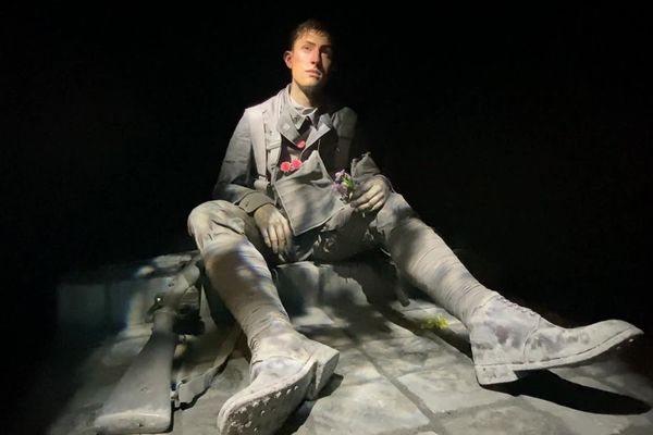 La statue d'un soldat réalisée par le studio néo-zélandais Weta Workshop qui a travaillé sur Le Seigneur des Anneaux.