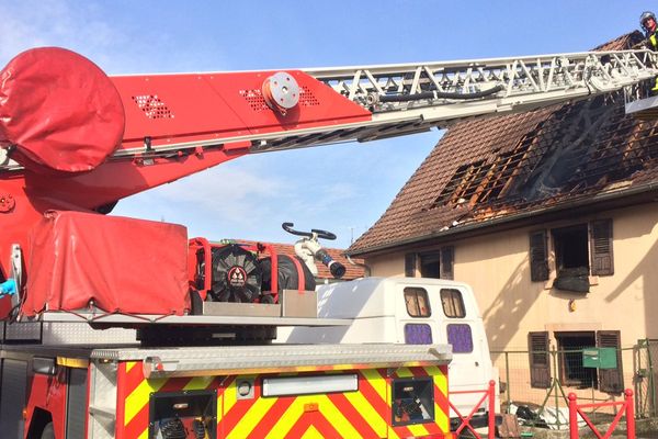 C'est ce pavillon qui a pris feu cette nuit à Grandvillars. L'origine de l'incendie serait criminelle.