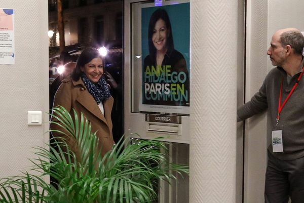 La maire sortante de Paris, Anne Hidalgo, au siège de ses locaux de campagne à Paris.
