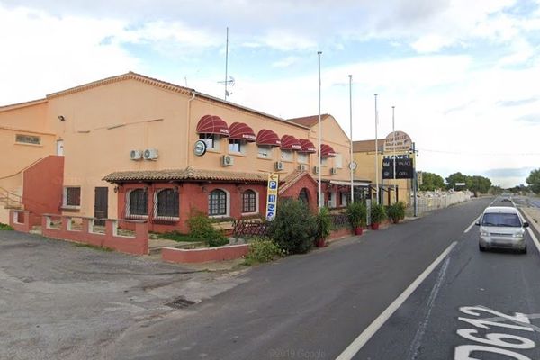 Cet ancien relais-hôtel en bordure de départementale 612 doit normalement accueillir un foyer pour mineurs maltraités en rupture familiale géré par le Département de l'Hérault.