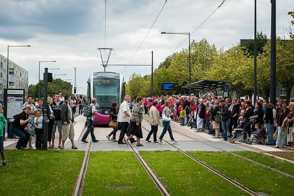 Le tramway a été inaugurée il y a 10 ans. 100 000 Dijonnais avaient participé aux festivités.