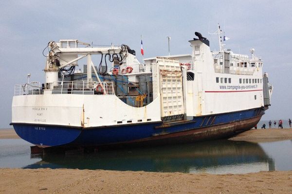 Le cargo l'Insula Oya II de la Compagnie Yeu Continent s'est échoué tôt mercredi matin et a pu être remis à flot dans l'après-midi.