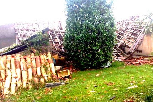 Une partie des dégâts créés par le passage de la tornade dans le sud de la Charente-Maritime