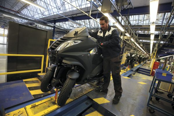 Le scooter à trois rous Metropolis 400 cc fabriqué à Mandeure dans le Doubs en 2020. Malgré la condamnation, la production pourra reprendre dès janvier.