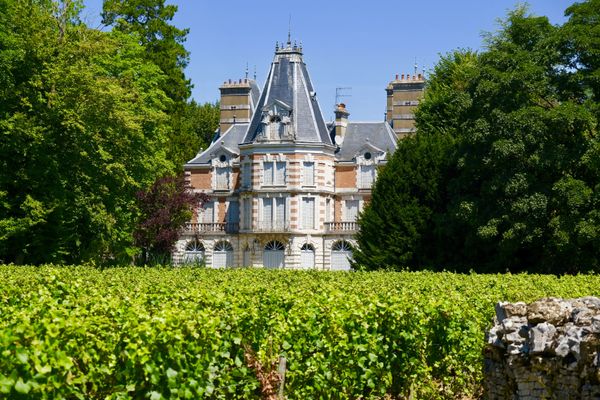 L'un des trois châteaux de Corton, sur la côte viticole de Bourgogne