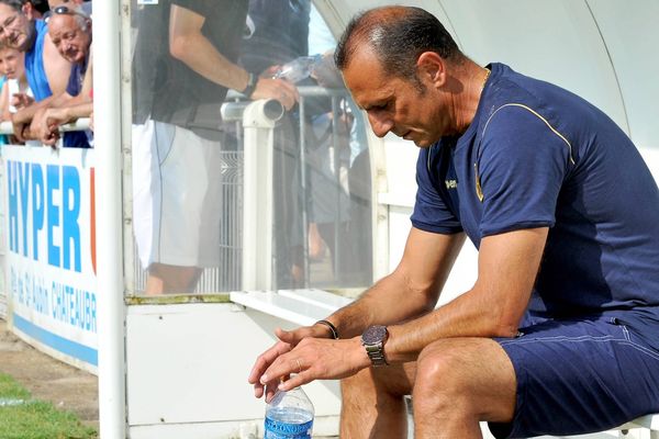 Le coach lors du match amical face à Guingamp, à Chateaubriant.