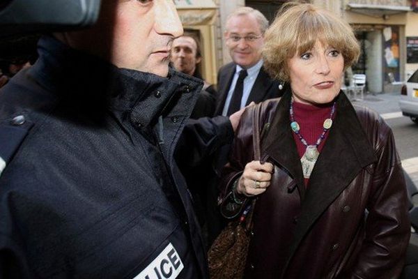 Françoise Lausseure en 2006 à son arrivé à l'audience de la cour d'assises des Alpes-maritimes.