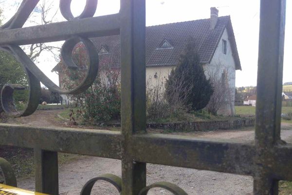 Le corps de Fernando Mourao a été découvert dans cette maison de Châteaumeillant, dans le Cher.