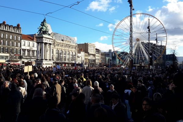 Plus de 60 000 personnes dans les rues de Clermont-Ferrand, le 11 janvier 2015, pour dire non au terrorisme.