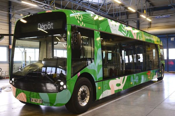 Le tout premier bus Aptis, 100% électrique est arrivé au dépôt de la CTS, la mise en service est prévue dans les jours qui viennent