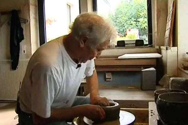 Daniel Raimboux, dans son atelier, à Chevannes