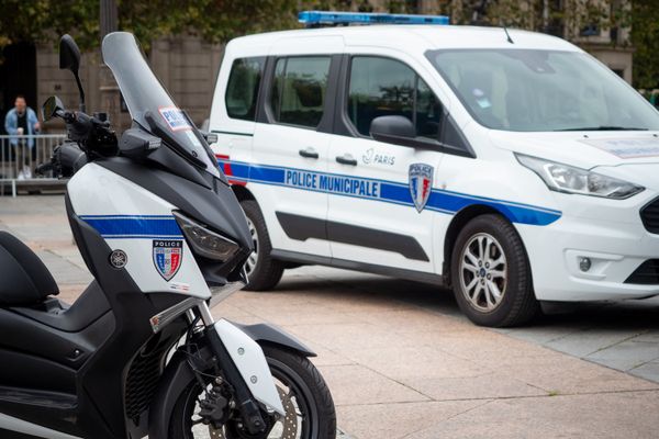 Vers 14h, ce mardi 10 septembre, deux mineurs sur un scooter ont refusé d'obtempérer à Nice. Dans leur fuite, ils ont blessé un piéton et un policier, en chutant de leur deux-roues. Les deux passagers sont, eux, en urgence relative. (Photo d'illustration).