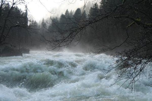 Le Doubs en crue près de Goumois