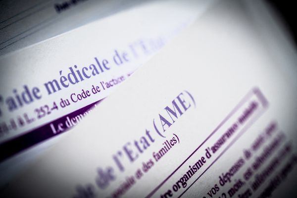 Des élus grenoblois ont pris position contre la restriction de l'aide médicale d'Etat.