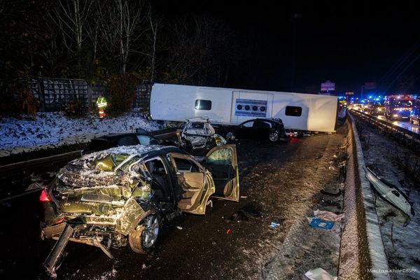 Le bus de tourisme de la société Blablabus circulait sur l'autoroute A6, en sortie de Paris, et en direction de Brest.