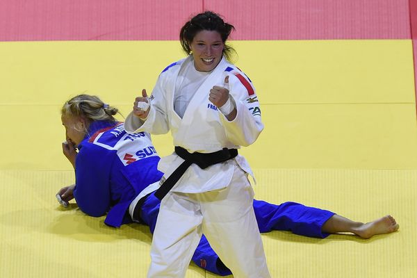 Hélène Receveaux aura remporté deux médailles de bronze dans ces mondiaux, un bilan qui donne le sourire!