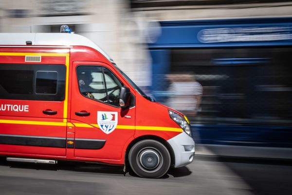 Les secours intervenus sur place n'ont pas pu secourir le cycliste. Image d'illustration.