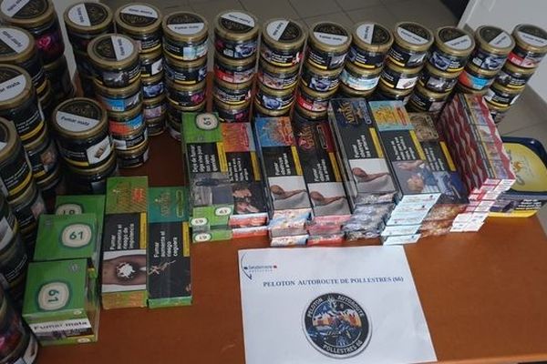 A la frontière espagnole, les gendarmes des Pyrénées-orientales ont contrôlé un homme venant de la Côte d'Azur. Ils ont découvert dans le coffre de sa voiture près de 50 kg de tabac pour chicha. 