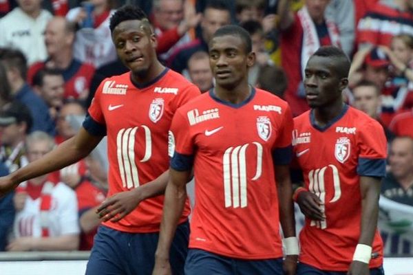 Divock Origi, Salomon Kalou et Idrissa Gueye le 12 avril 2014 au stade Pierre Mauroy