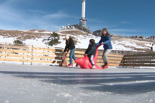 La patinoire au sommet du puy de Dôme sera ouverte jusqu'au 19 février