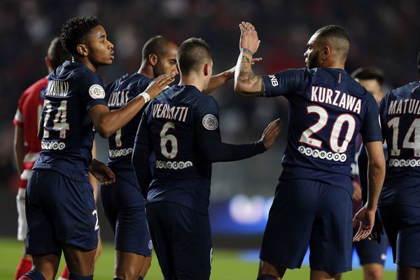 Le PSG face à une sélection africaine, lors d'un match amical près de Tunis, le 4 janvier 2017.