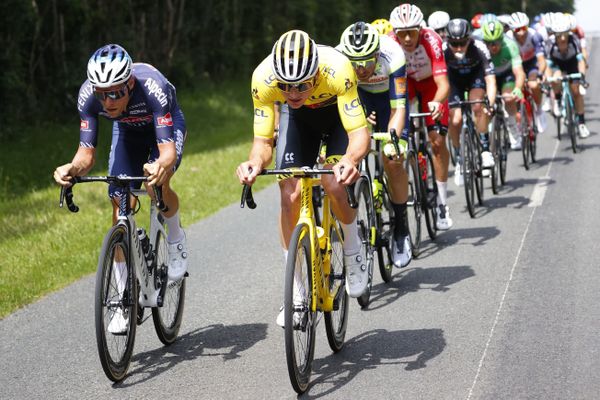Le Tour de France traversera le Centre-Val de Loire du nord au sud en 2024 (photo d'une échappée lors du Tour 2021, entre Vierzon et Le Creusot).