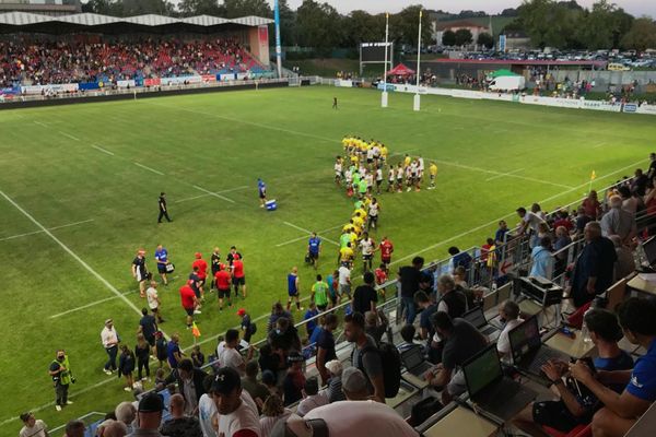 Les supporters Aurillacois étaient venus en nombre pour ce match de reprise, après avoir été privé de stade pendant plus d'un an.